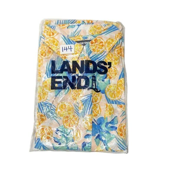 Lands' End Traditional-Fit Essential Lightweight Poplin Button-Down Shirt - Picture 3 of 3